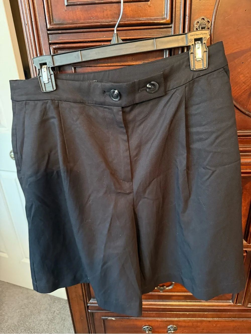 LOFT Black Pleated Front Bermuda Shorts Size 10 NWT
